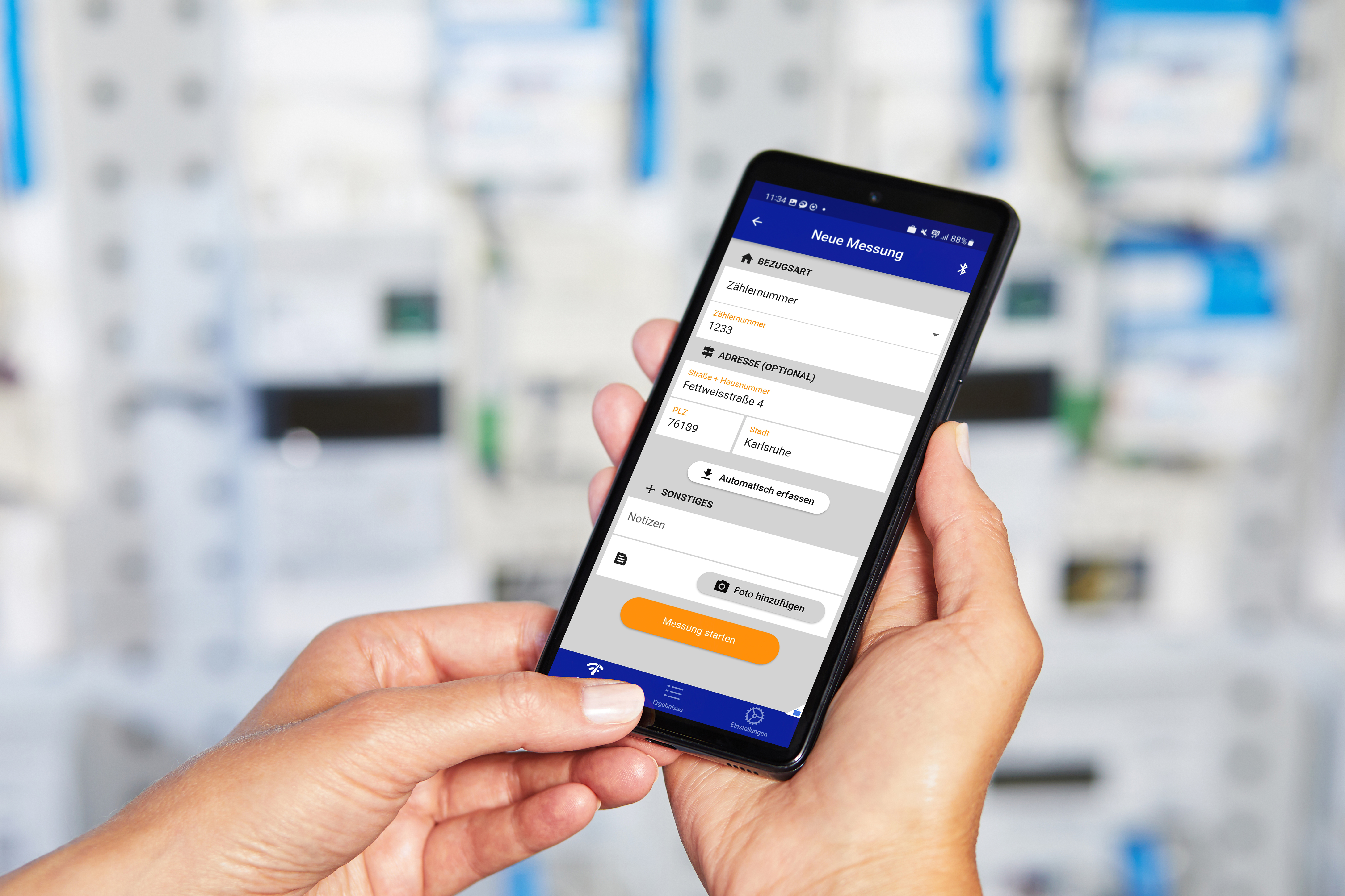 Smartphone mit PegelMeter-App.