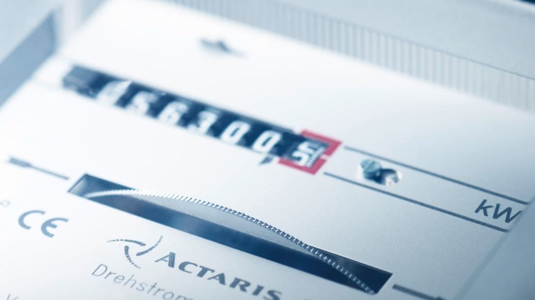 Stromzähleranzeige mit kWh-Anzeige.