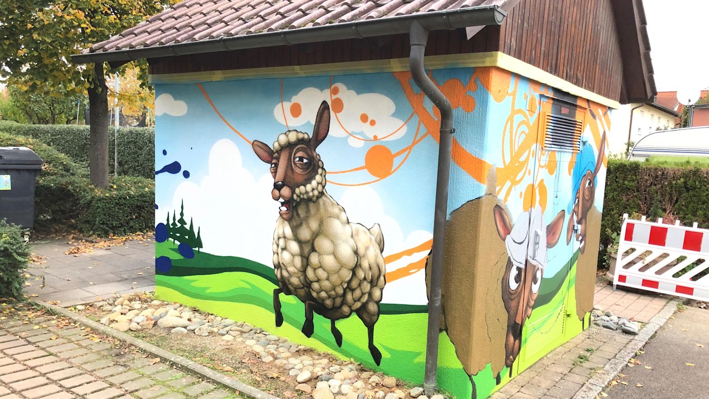 Schafe-Graffiti an Trafostation.