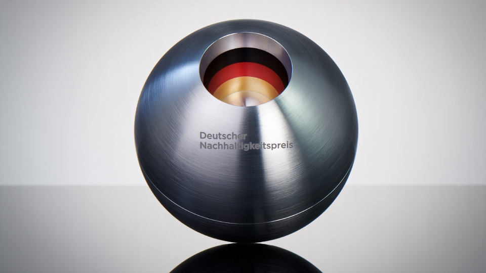 Trophäe vom Deutschen Nachhaltigkeitspreis.
