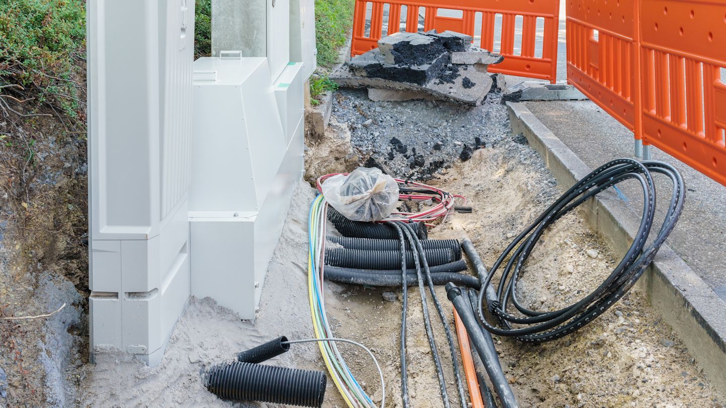 Kabel und Leitungen bei Bauarbeiten.