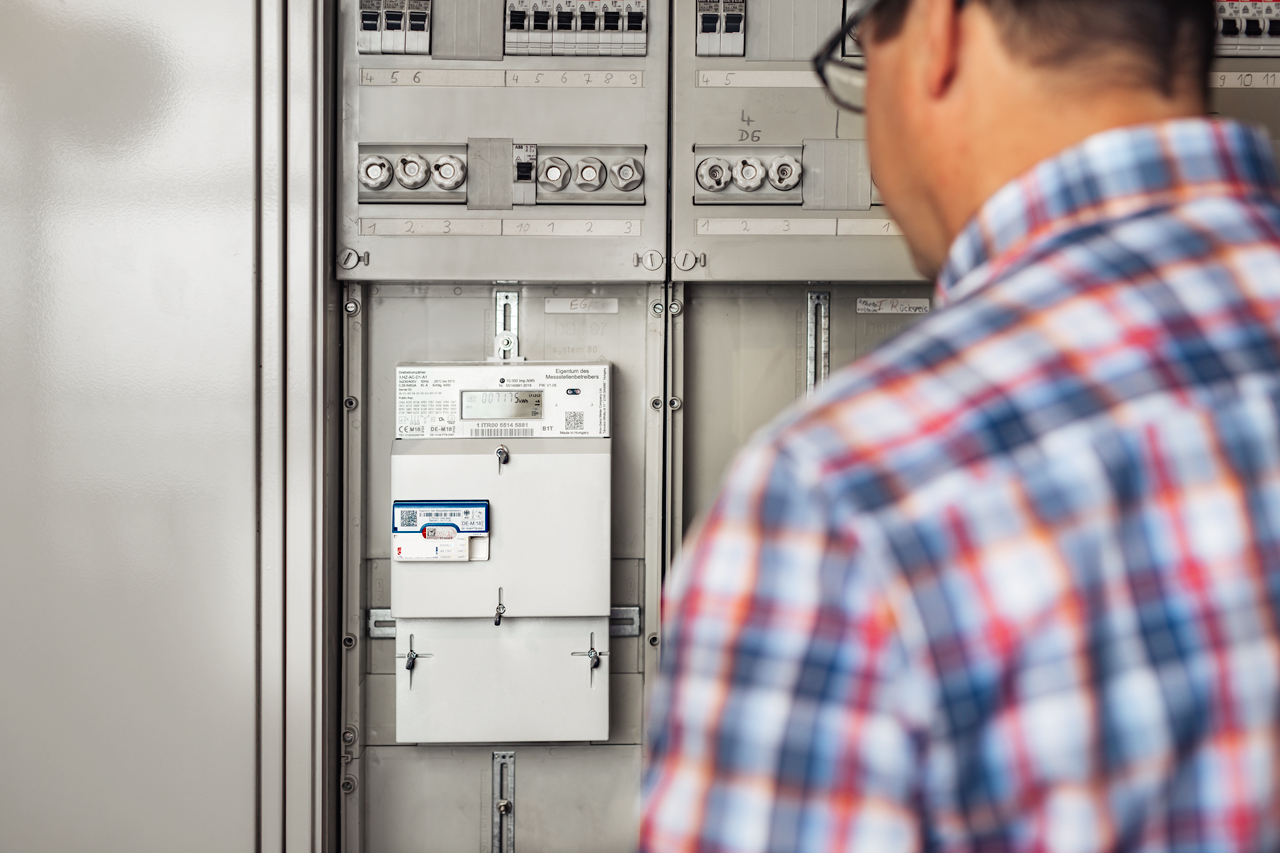 Elektrozähler im Sicherungskasten.