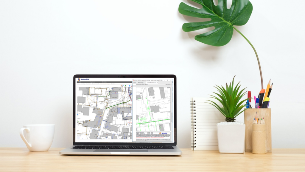 Laptop zeigt Netzplan-Software.