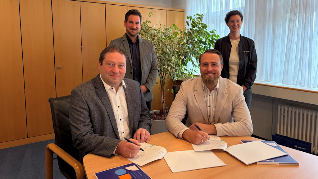 v. l. n. r.: Bürgermeister Hans-Peter Reck, Leiter Konzessionsverfahren Lukas Kirchner 4 / h. l. n. r.: Kommunalberater Florian Katein, Regionalmanagerin Christina Schanne 5